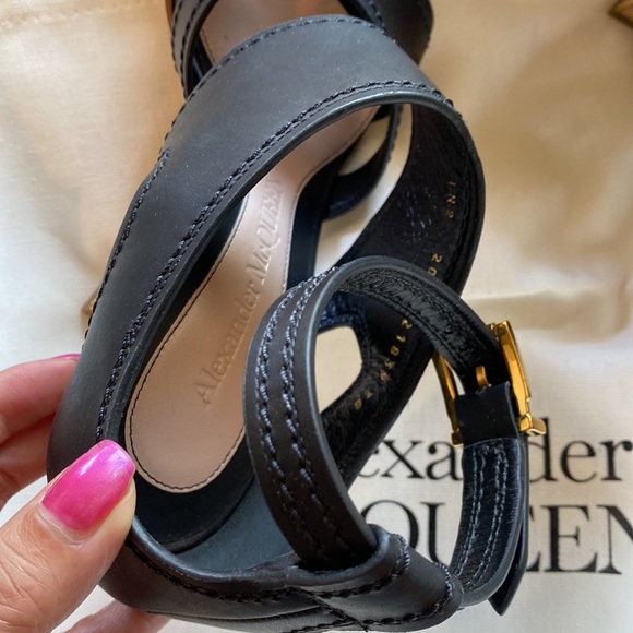 Alexander McQueen Strappy Heels Structural Sandals with Gold Detailing - Picture 12 of 14